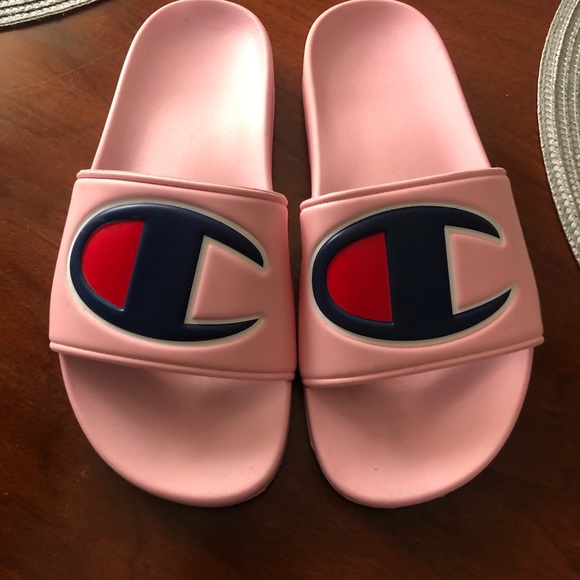 EUC pink Champion slides - Picture 2 of 4